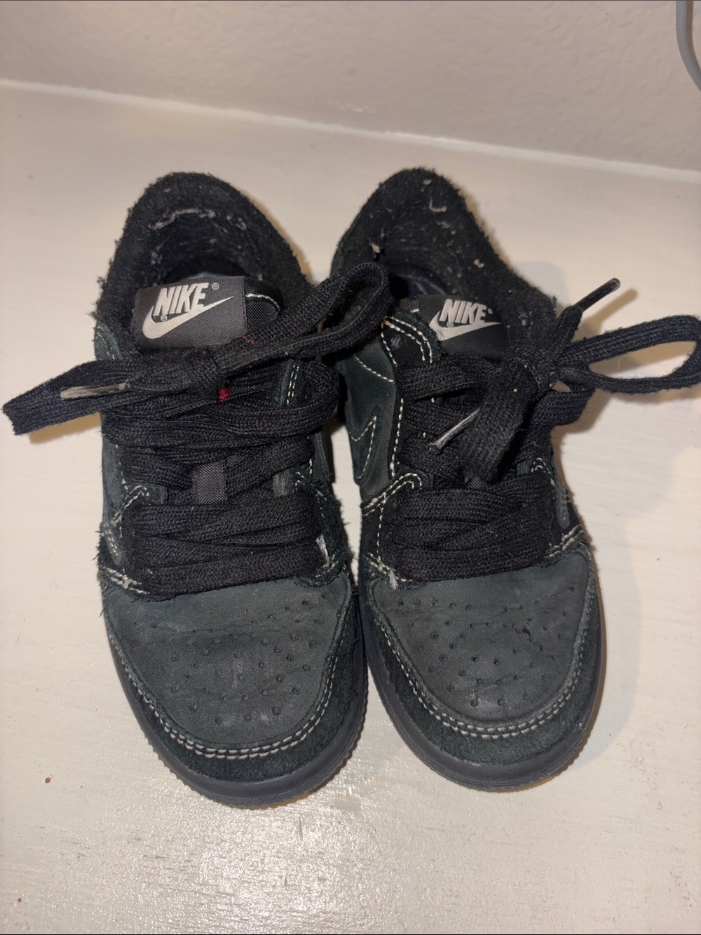 Travis Scott Kids Black Suede Low-Top Sneakers
